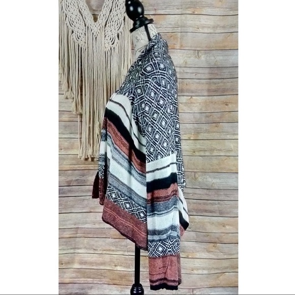 Buckle | BKE Open Weave Tribal Cardigan Sweater - Picture 5 of 8